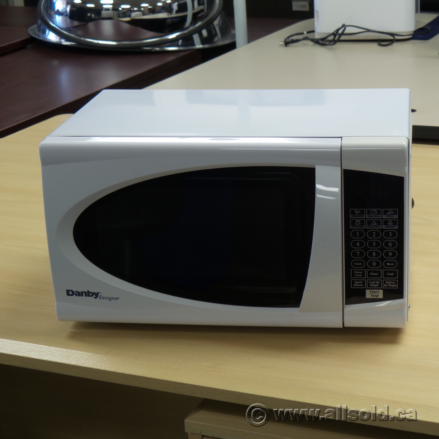 Danby Designer White 0.7 cu ft 700w Microwave Oven Allsold.ca Buy